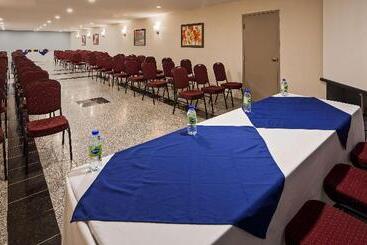 هتل Best Western Plus Montreal East