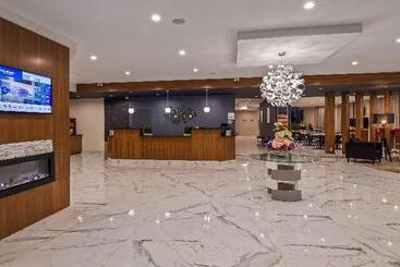 هتل Best Western Plus Montreal East