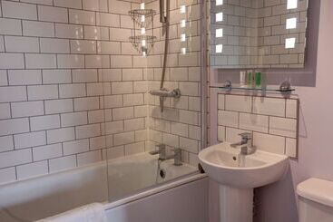 هتل Best Western Plus Oaklands