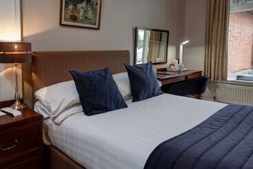 هتل Best Western Plus Oaklands