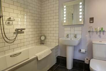 هتل Best Western Plus Oaklands
