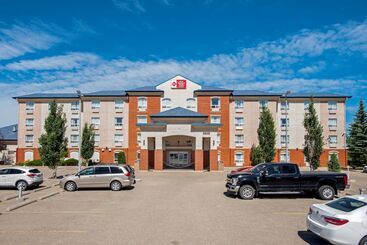 هتل Best Western Plus Red Deer Inn & Suite