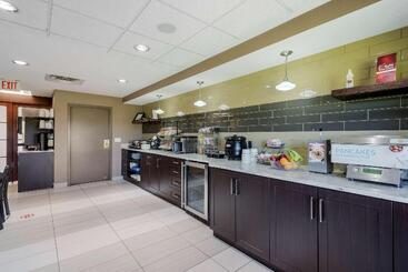 هتل Best Western Plus Red Deer Inn & Suite