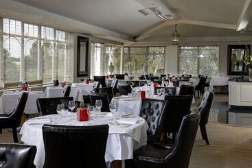 Windmill Village Hotel, Golf Club & Spa, Bw Signature Collection