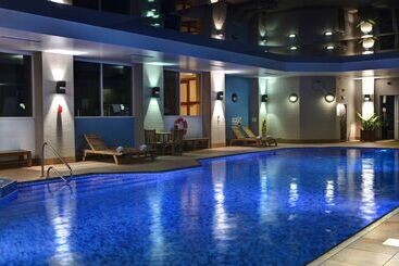Windmill Village Hotel, Golf Club & Spa, Bw Signature Collection
