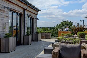 Windmill Village Hotel, Golf Club & Spa, Bw Signature Collection