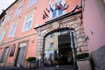 Boutique Hotel Dom   Rooms & Suites