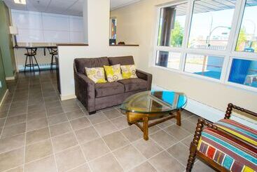 هتل Capital Suites Yellowknife
