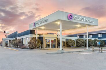 هتل Coast Swift Current