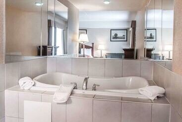 هتل Comfort Inn