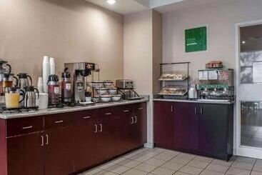 هتل Comfort Inn