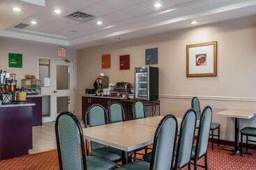 هتل Comfort Inn