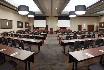 בית מלון כפרי Courtyard By Marriott Montreal Airport