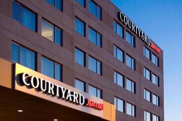 Szálloda Courtyard By Marriott Montreal Airport