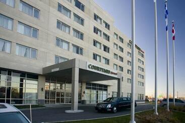 בית מלון כפרי Courtyard By Marriott Montreal Airport