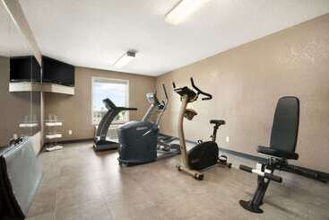 فندق Days Inn By Wyndham Calgary Airport