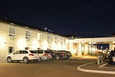 هتل Days Inn & Suites By Wyndham Thompson