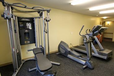 هتل Days Inn & Suites By Wyndham Thompson