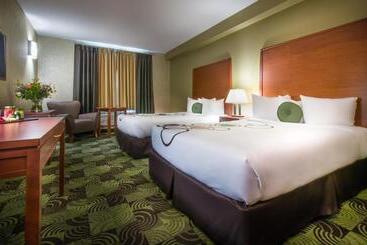 هتل Deerfoot Inn And Casino