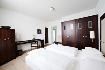 Hotel Devin Art