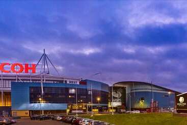 בית מלון כפרי Doubletree By Hilton Coventry Building Society Arena