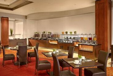 בית מלון כפרי Doubletree By Hilton Coventry Building Society Arena