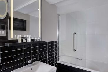 هتل Doubletree By Hilton Coventry Building Society Arena