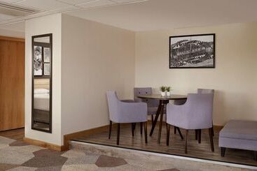 בית מלון כפרי Doubletree By Hilton Coventry Building Society Arena