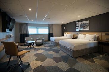 בית מלון כפרי Doubletree By Hilton Coventry Building Society Arena