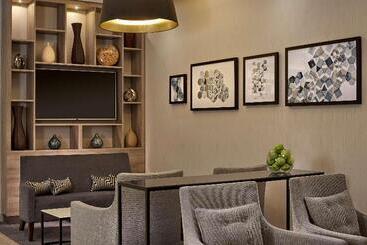 בית מלון כפרי Doubletree By Hilton Coventry Building Society Arena