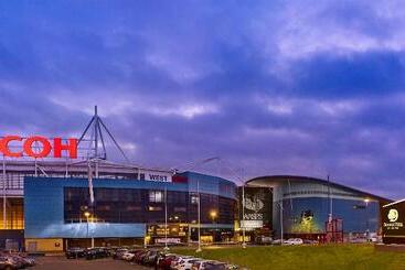 בית מלון כפרי Doubletree By Hilton Coventry Building Society Arena