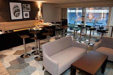 בית מלון כפרי Doubletree By Hilton Coventry Building Society Arena