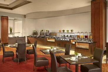 בית מלון כפרי Doubletree By Hilton Coventry Building Society Arena