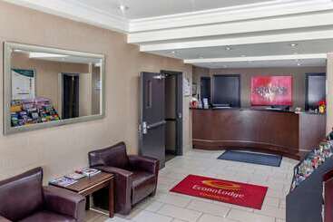 هتل Econolodge Downtown Toronto