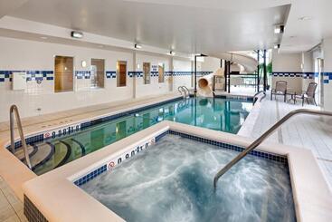 هتل Fairfield Inn & Suites By Marriott Toronto Brampton