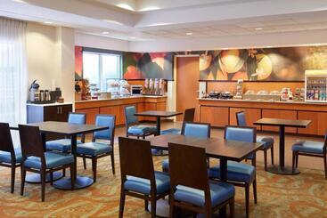 هتل Fairfield Inn & Suites By Marriott Toronto Brampton