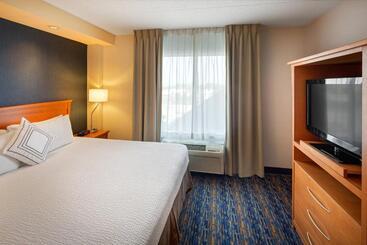 هتل Fairfield Inn & Suites By Marriott Toronto Brampton