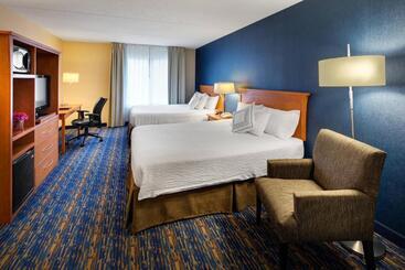 هتل Fairfield Inn & Suites By Marriott Toronto Brampton