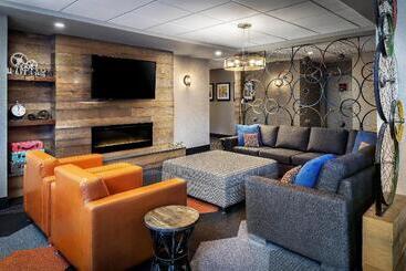 فندق Four Points By Sheraton Barrie