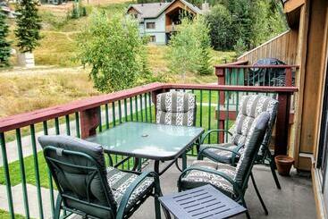 هتل High Country Properties