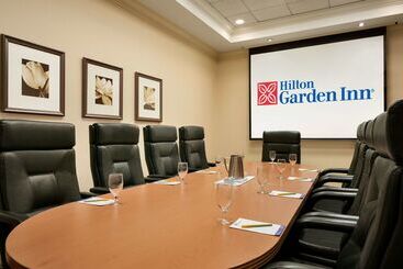 هتل Hilton Garden Inn Toronto Vaughan