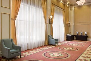 هتل Hilton Garden Inn Toronto Vaughan