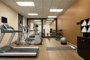 هتل Hilton Garden Inn Toronto Vaughan