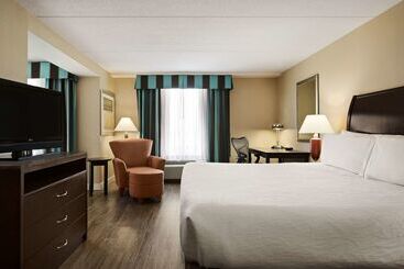 هتل Hilton Garden Inn Toronto Vaughan