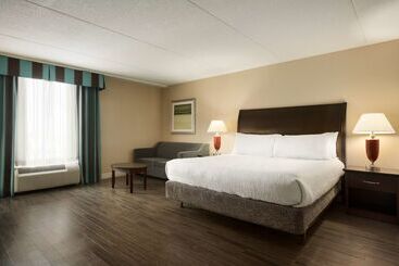 هتل Hilton Garden Inn Toronto Vaughan