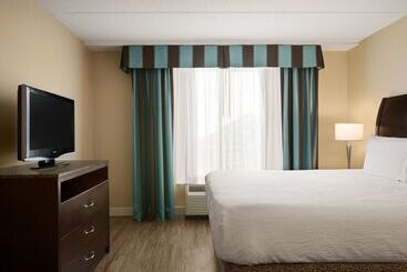 هتل Hilton Garden Inn Toronto Vaughan