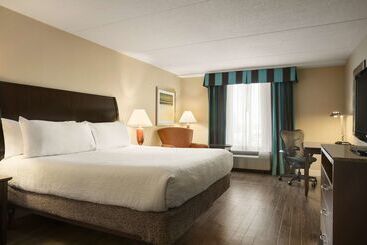 هتل Hilton Garden Inn Toronto Vaughan