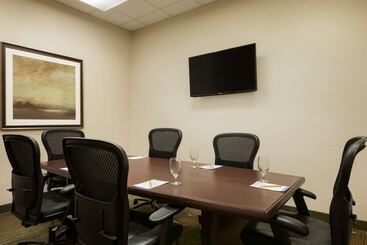 هتل Hilton Garden Inn Toronto Vaughan