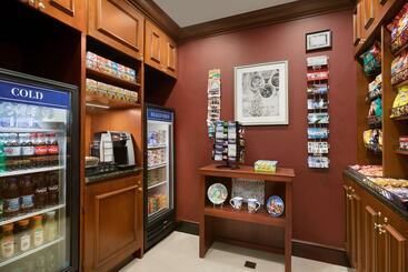 هتل Hilton Garden Inn Toronto Vaughan