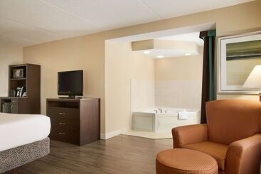 هتل Hilton Garden Inn Toronto Vaughan